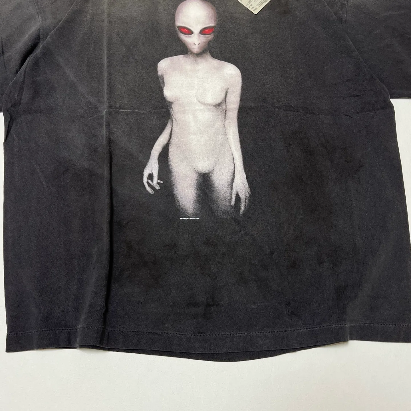 SAINT Mxxxxxx SS TEE/ALIEN/BLK Dark Alien Retro Distressed Short Sleeves Washed Black S-XL SAINT Mxxxxxx continues this year's gothic dark style Ultra-difficult alien printing technology Absolutely top-notch Professional water washing plant jointly owned by Hong Kong businessmen Ultra-high standard restoration ZP Correct collar label/wash water label/cherub label The difference is based on pictures and goods
